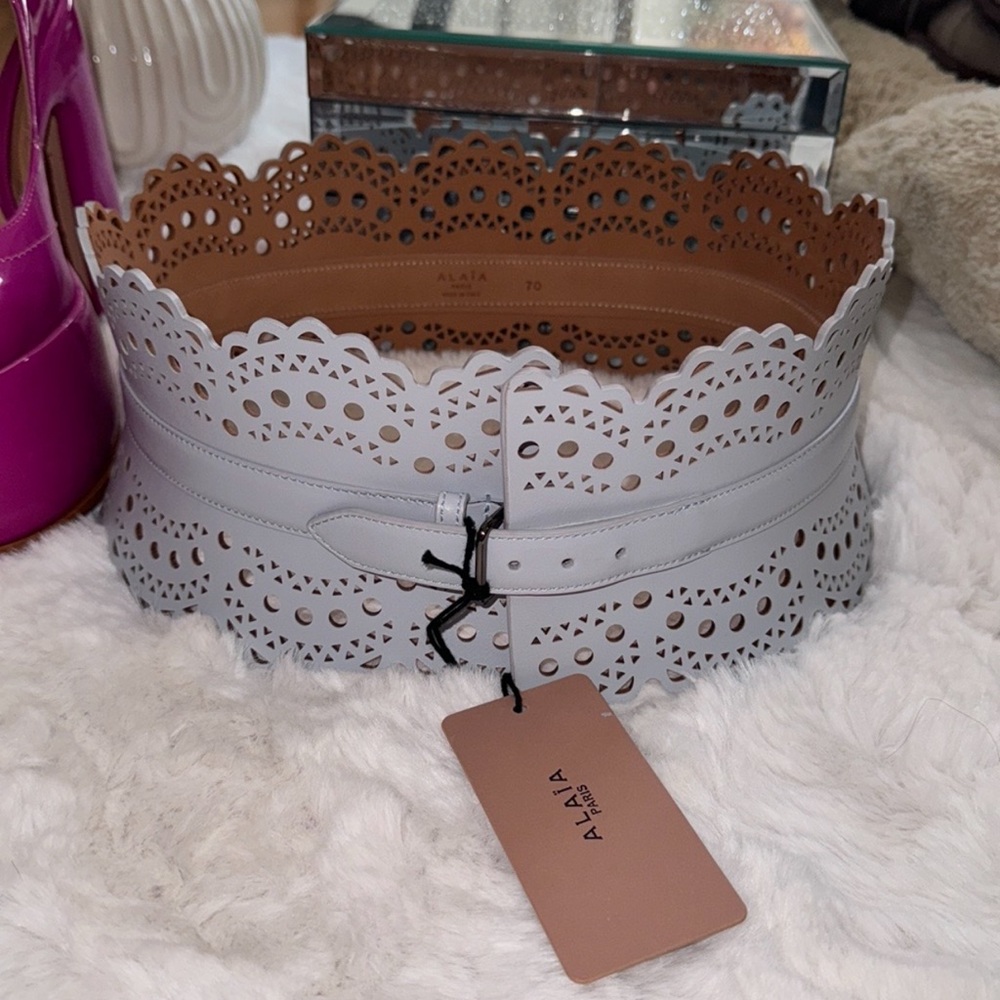Alaïa Leather corset belt
by ALAÏA